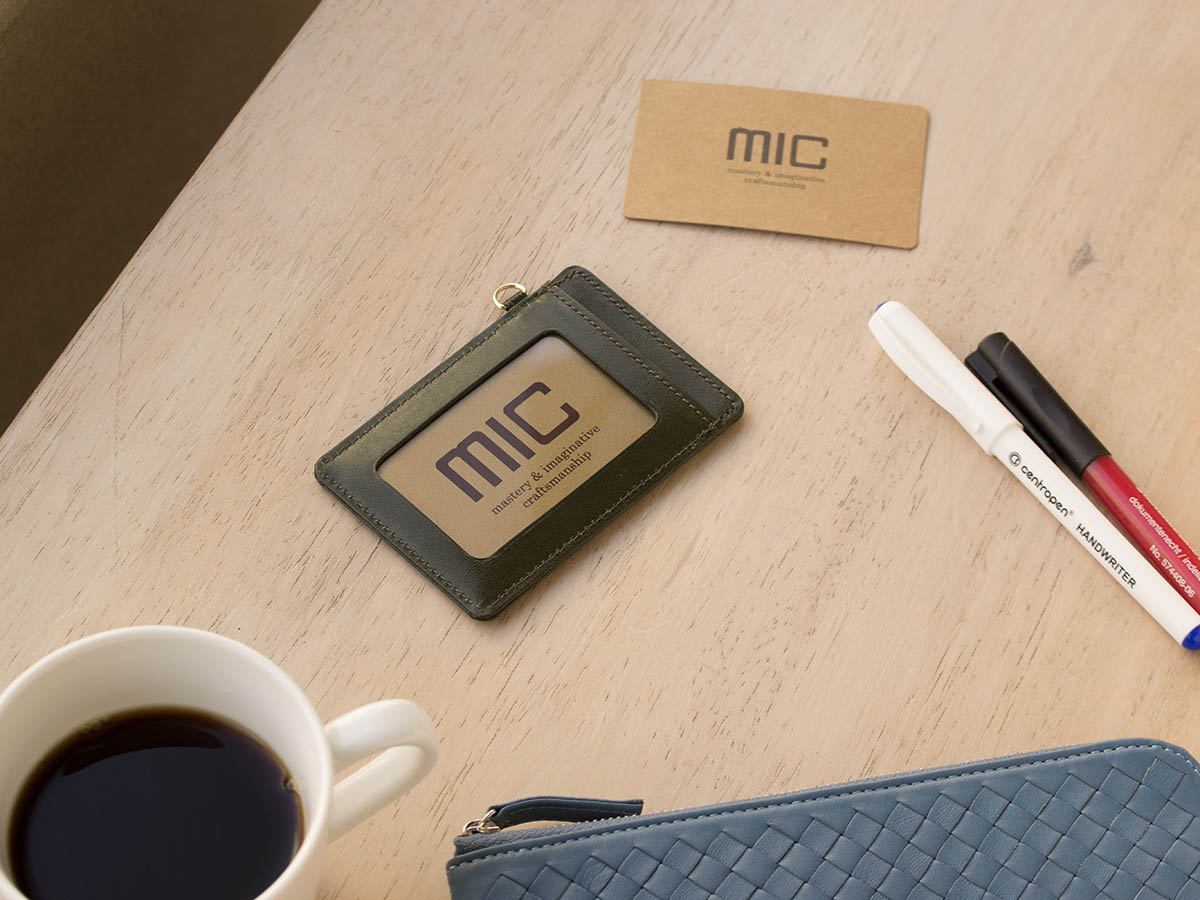 MI0051 アリアナ 単パス入れ