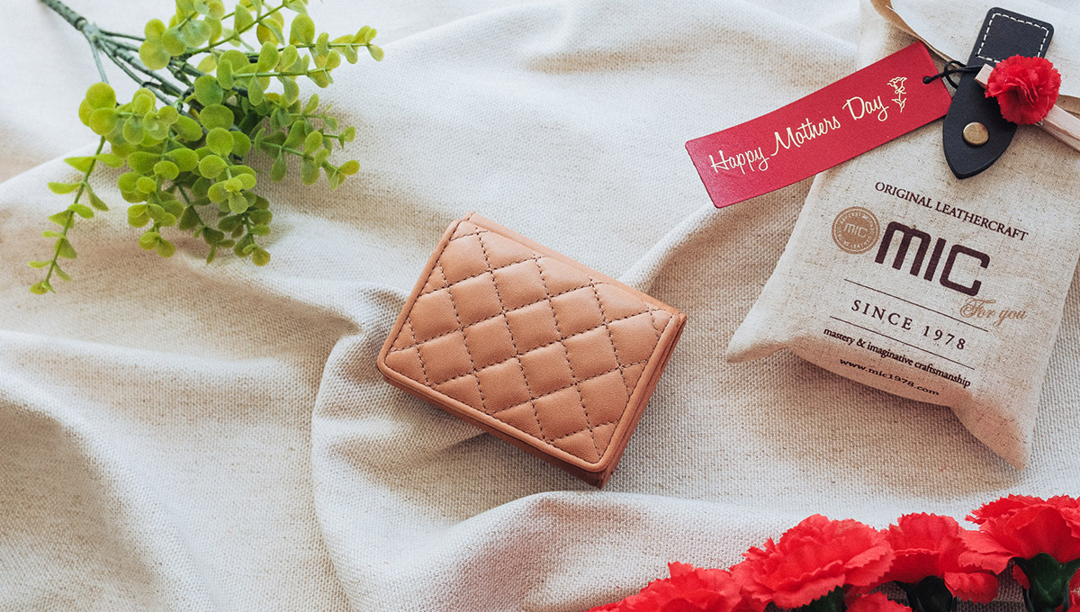 ラムキルティング外ボックス小銭入れ付き三つ折りミニ財布