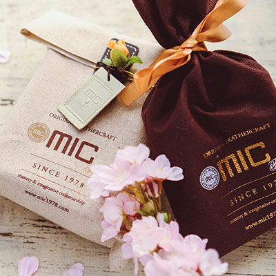 ギフトラッピングで門出をお祝いしませんか