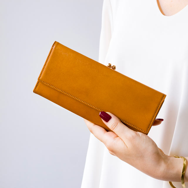 アリアナ 口金付き長財布