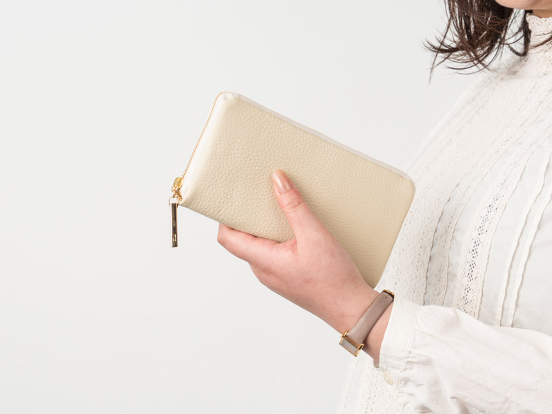 目立ちすぎない大きさのファスナー引手