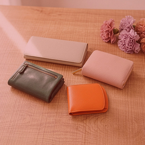 読み物｜母の日に花以外のプレゼントを贈るなら？ | 革財布のお店革財布のお店mic(ミック)