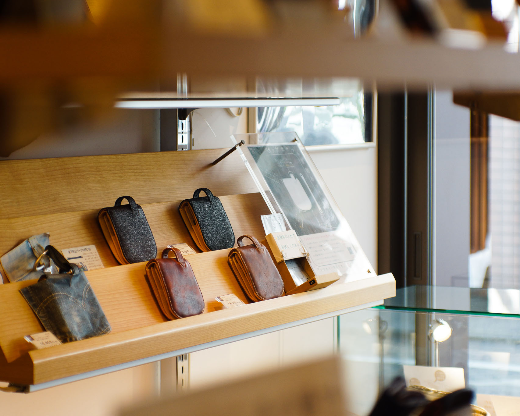 mic – Japanese Leather Wallets & Accessories English Introduction