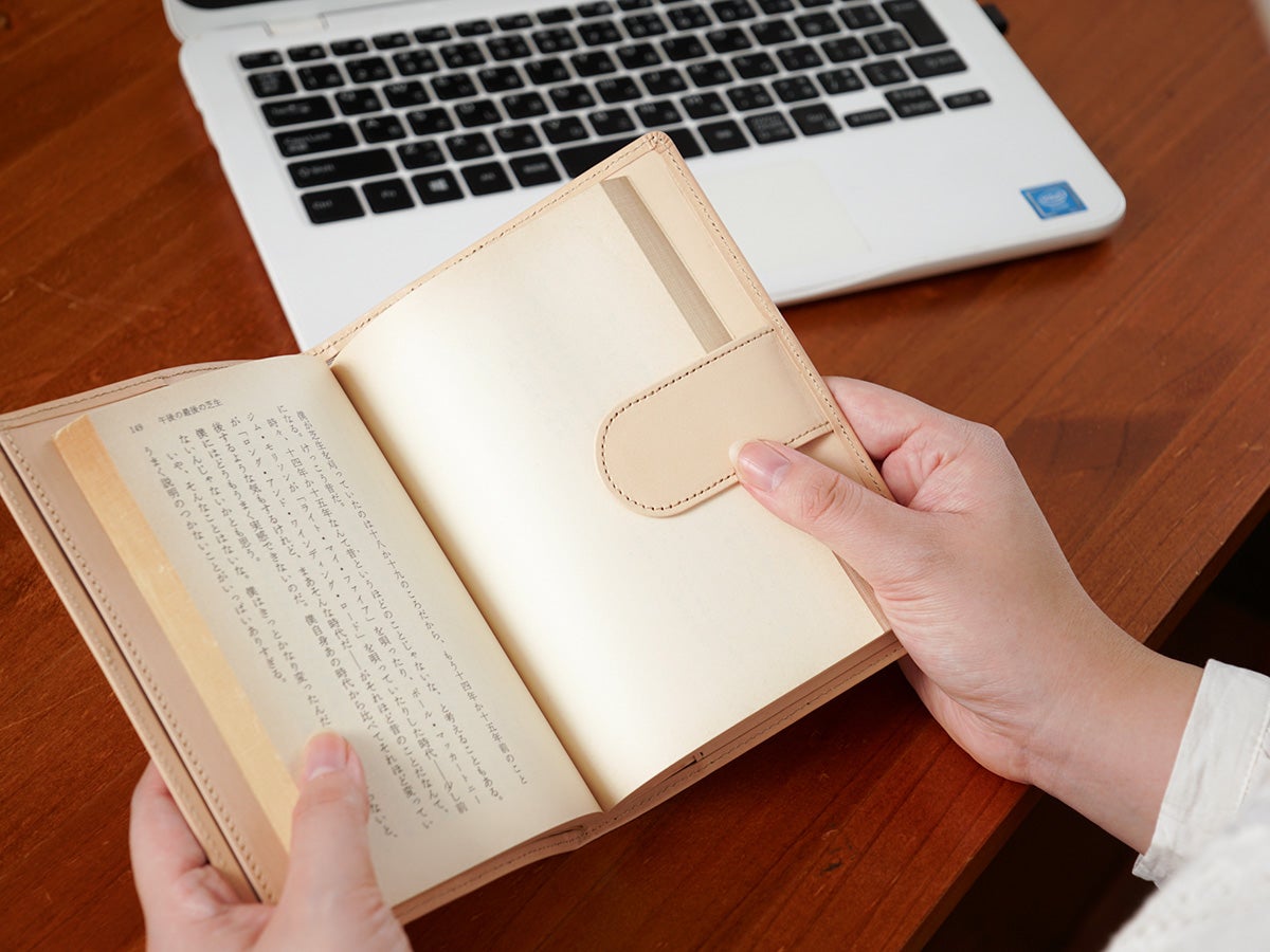 ナチュラルヌメ　ブックカバー（文庫本サイズ）_03