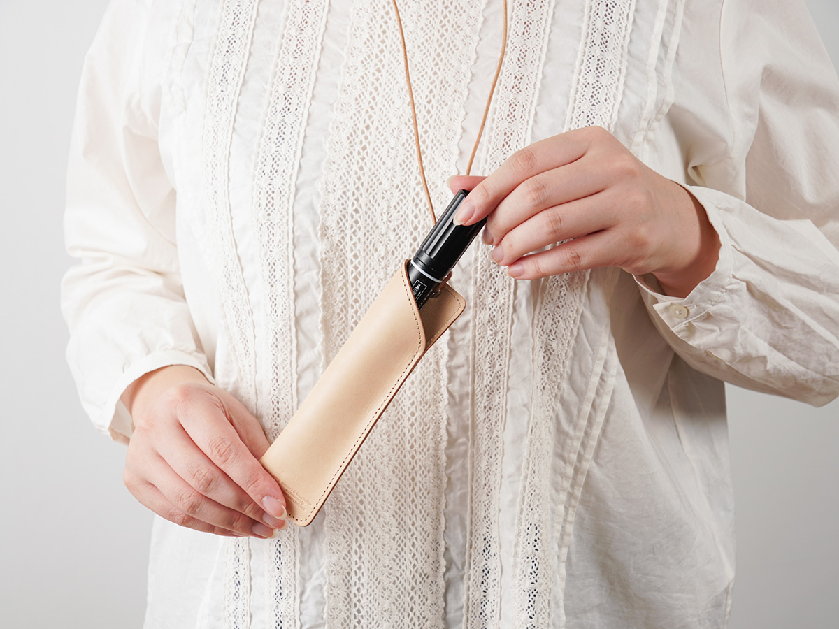 ナチュラルヌメ　首かけペンホルダー_detail_image_05