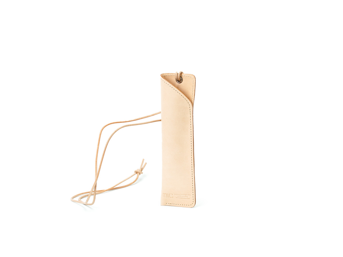 ナチュラルヌメ　首かけペンホルダー_01