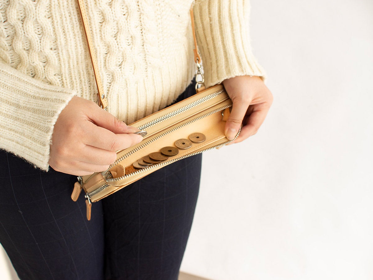 グレージングヌメ　マルチウォレット(ショルダーストラップ付)_detail_image_02