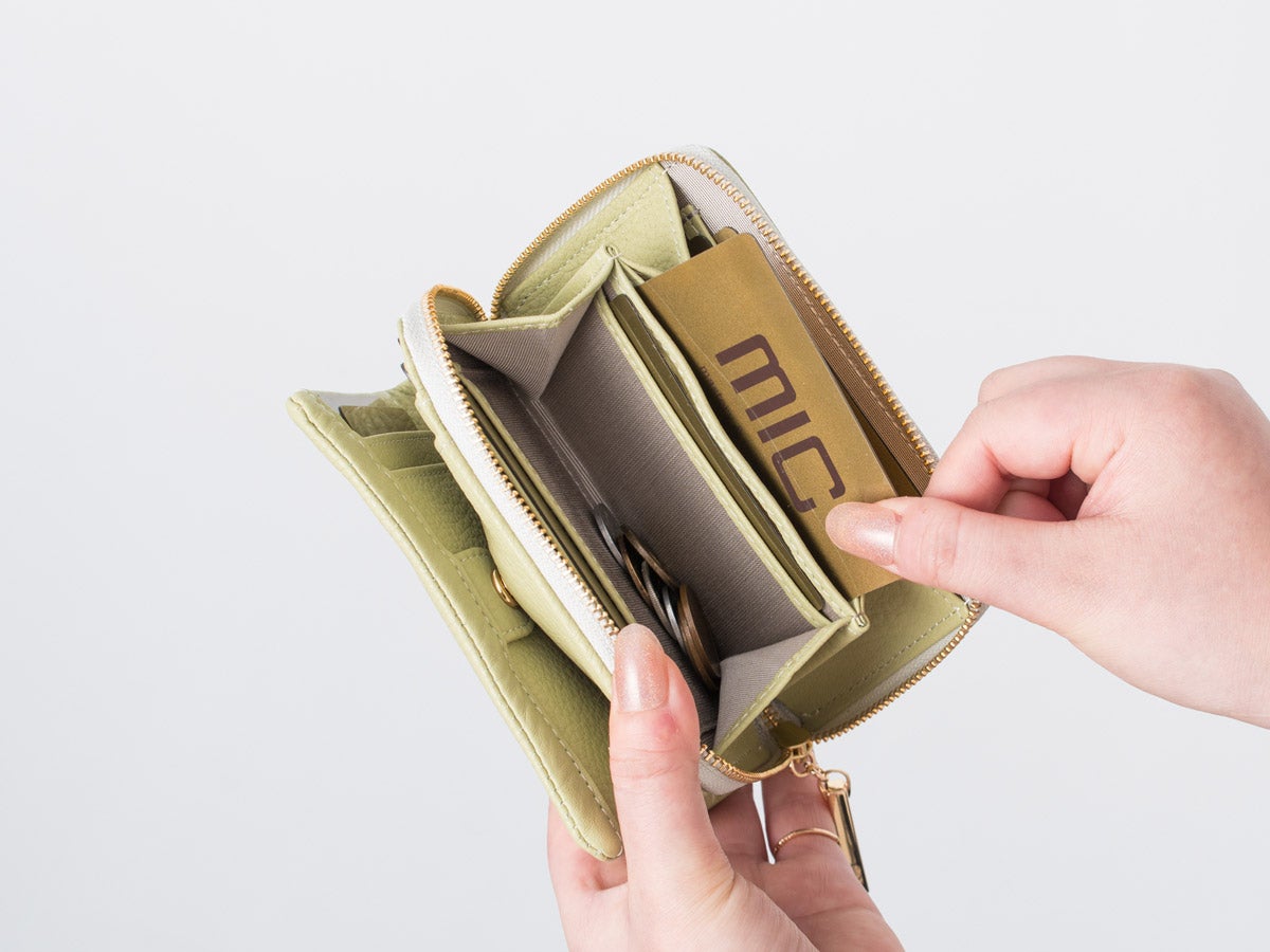 ラフィネ　ラウンドファスナーミドルウォレット_detail_image_04