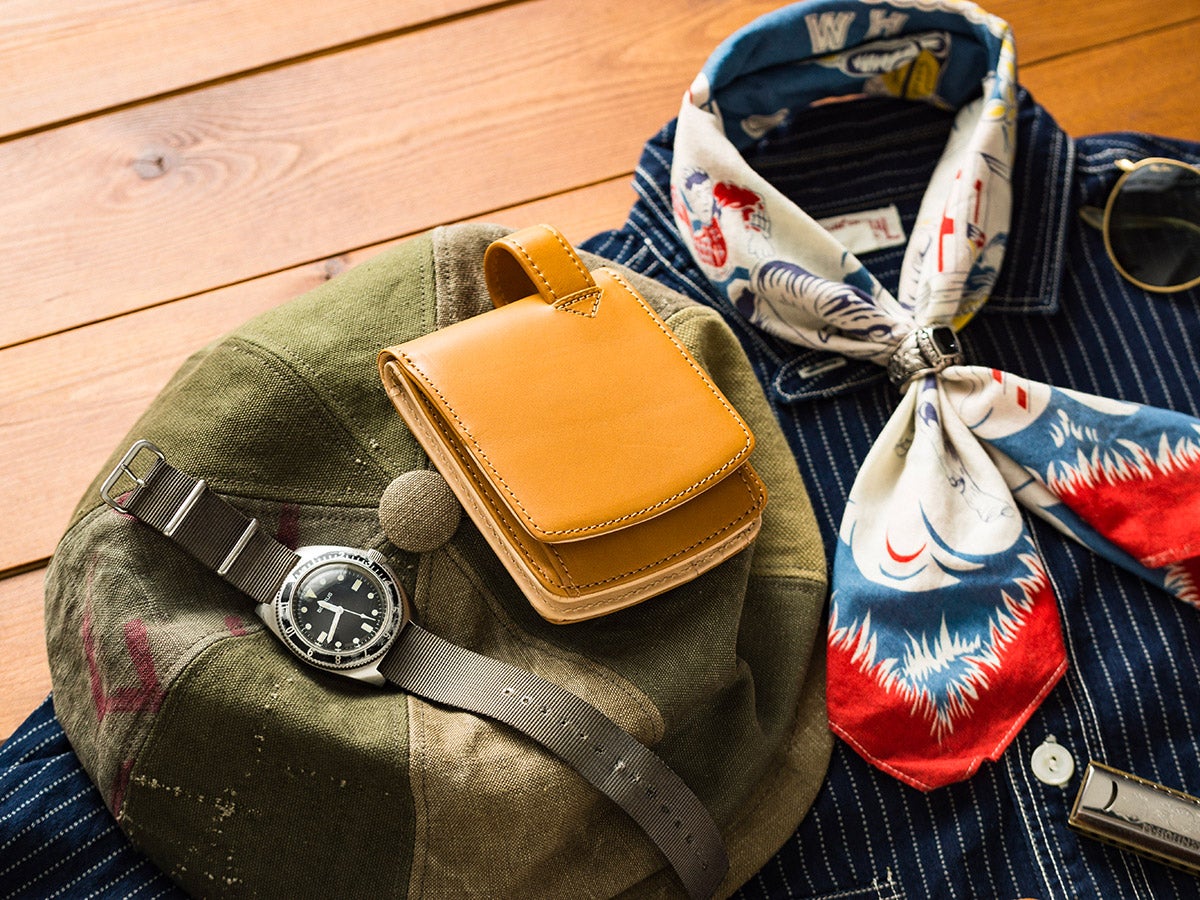 ペコスショルダー　外ボックス小銭入れヒップポケット革財布_03