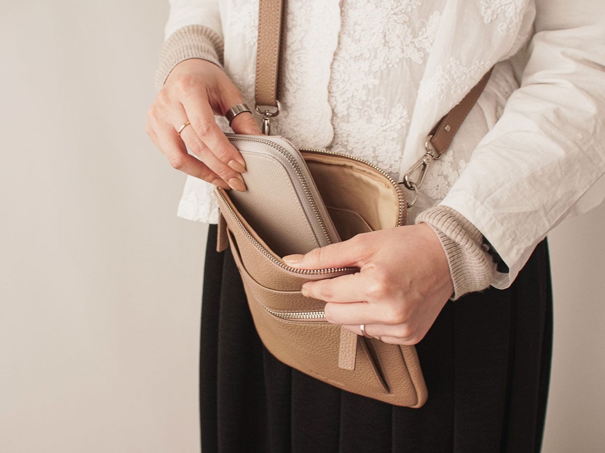 ボルセッタ　レザーショルダーバッグ_detail_image_02