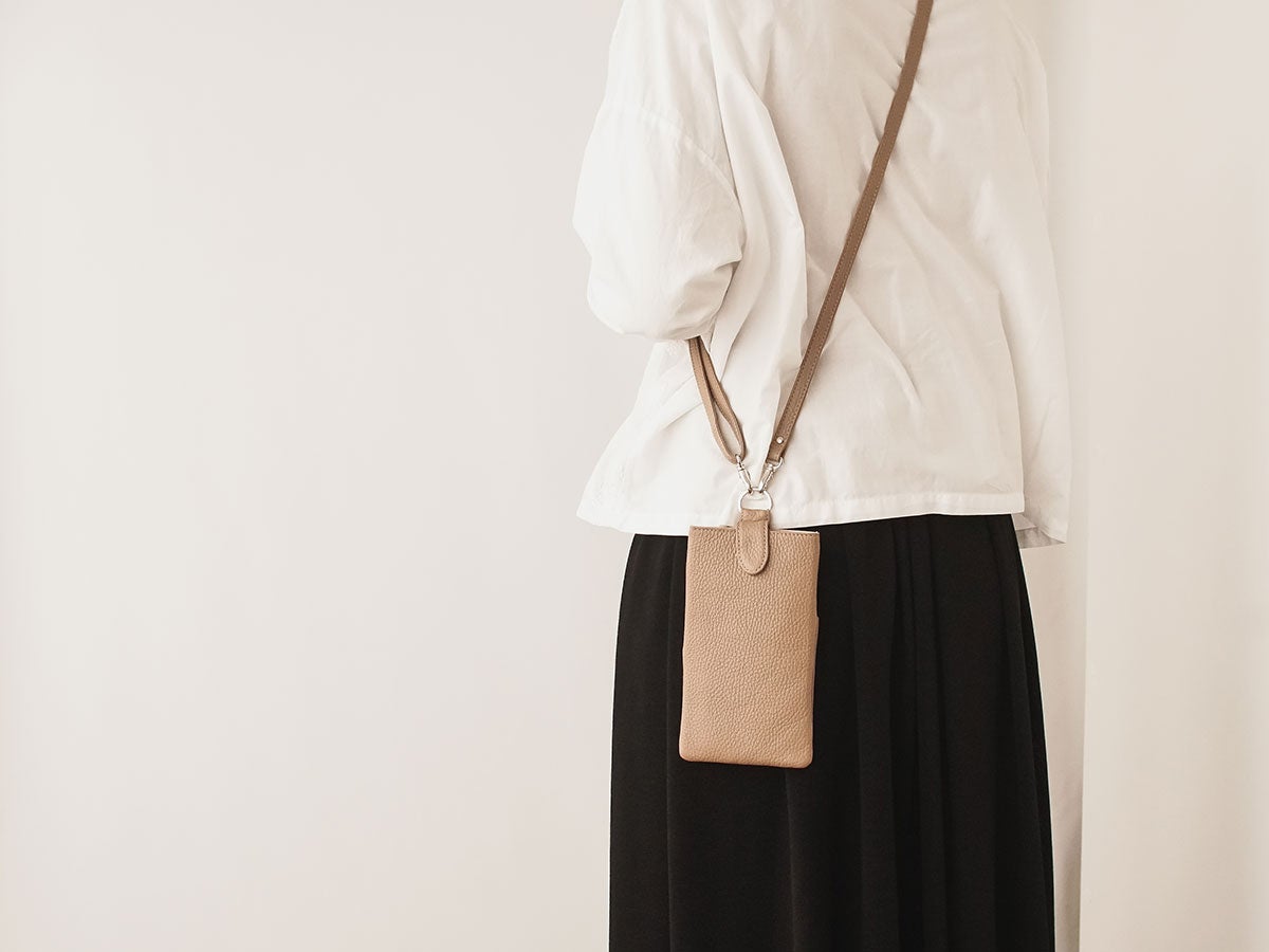 ボルセッタ　スマホポーチ_02