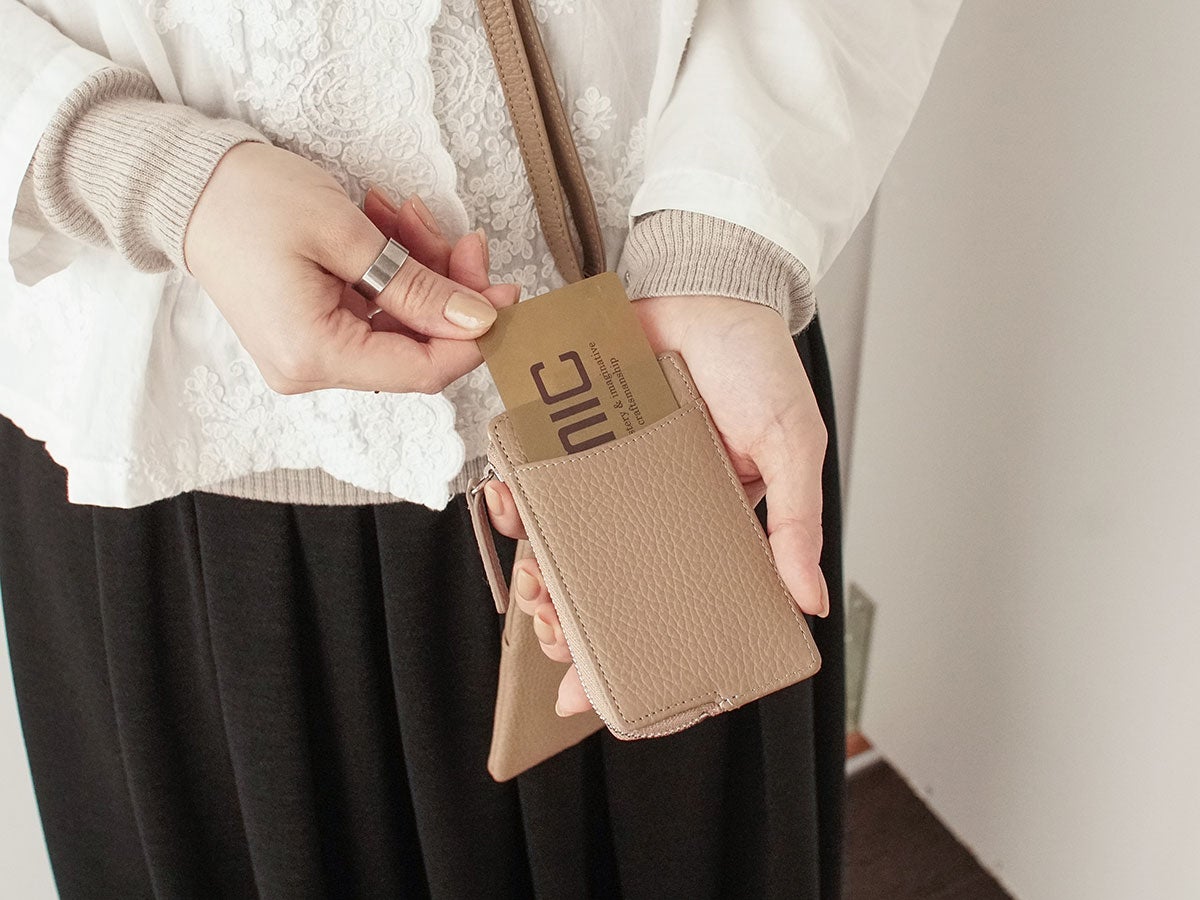 ボルセッタ　マルチカードケース（リール付）_main_detail_image