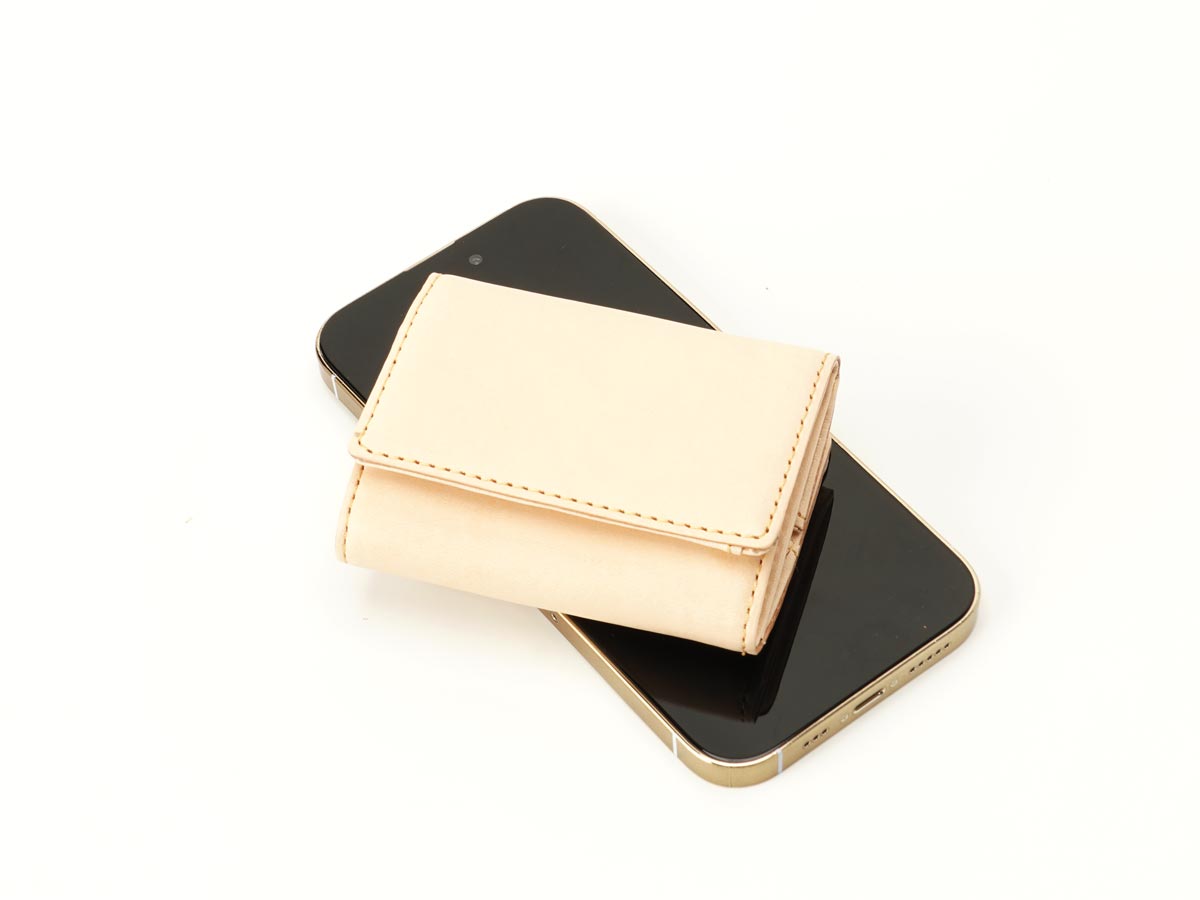 ナチュラルヌメ　三つ折りミニ財布_detail_image_04