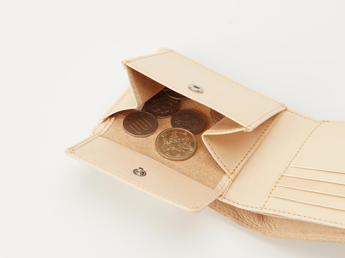 ナチュラルヌメ　二つ折り財布(小銭入れ付き)_detail_image_03
