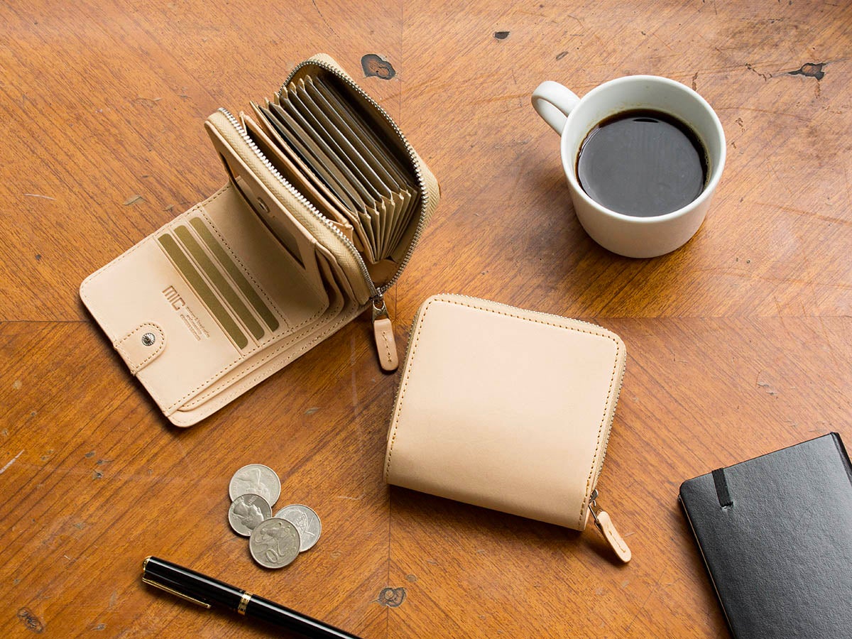 ナチュラルヌメ　ミニマルチウォレット_02