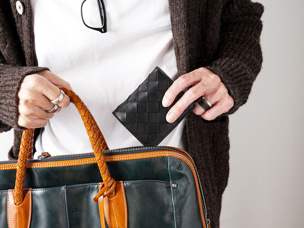 ブラックメッシュ 二つ折りミニ財布_detail_image_04