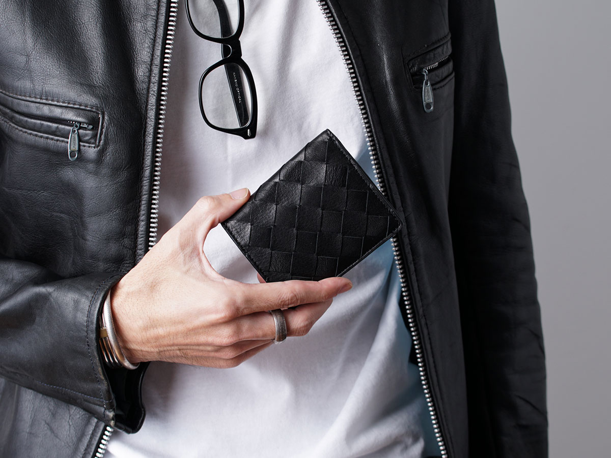 ブラックメッシュ 二つ折りミニ財布_02