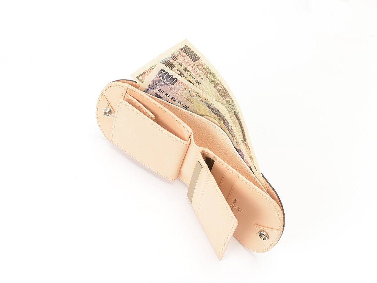 黒桟革 漆 ヒップポケット革財布(小銭入れ付き)_02