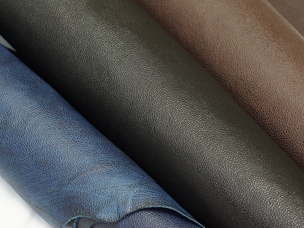 黒桟革 漆 札入れ_03