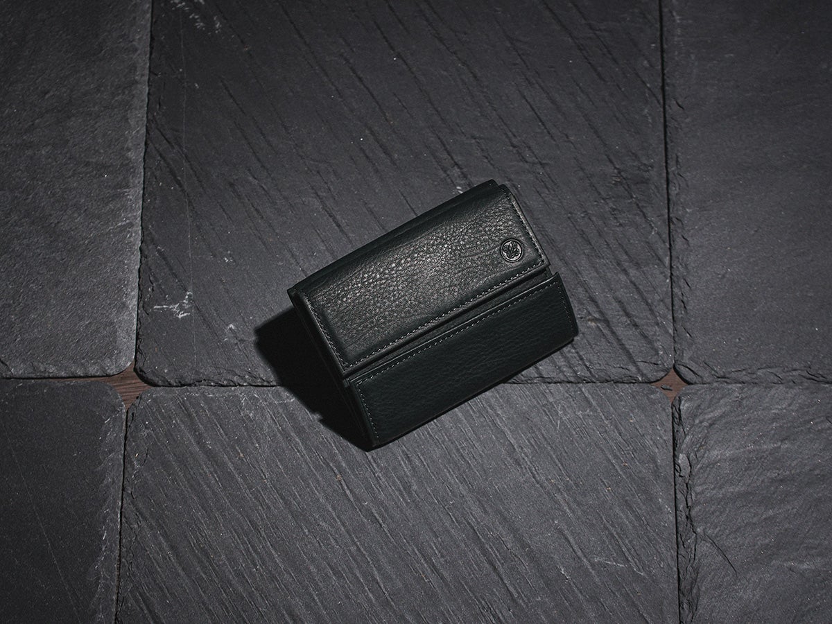 アニリンカーフ 三つ折り札入れ_02