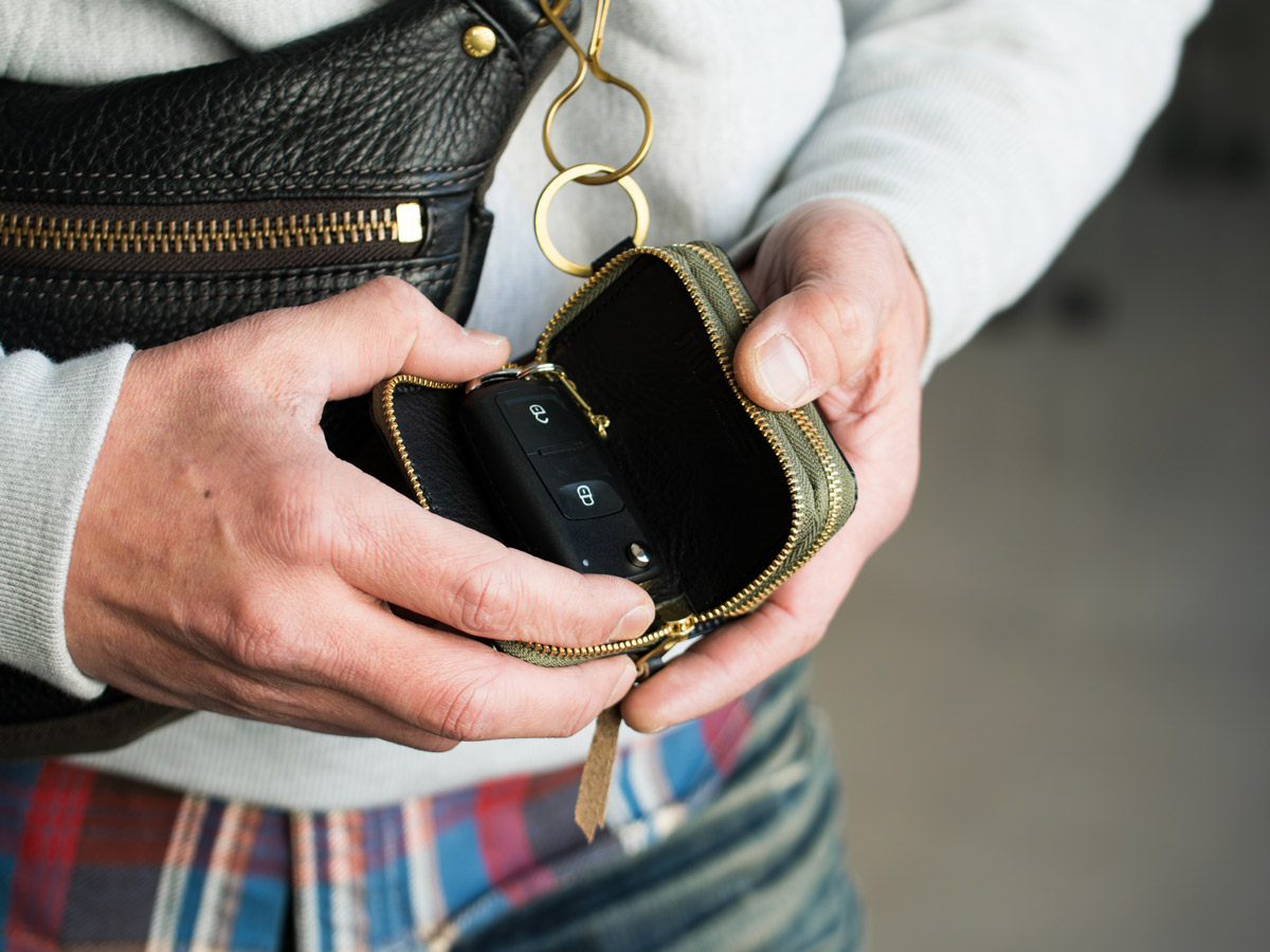 クロムエクセル ダブルファスナーキーケース_03