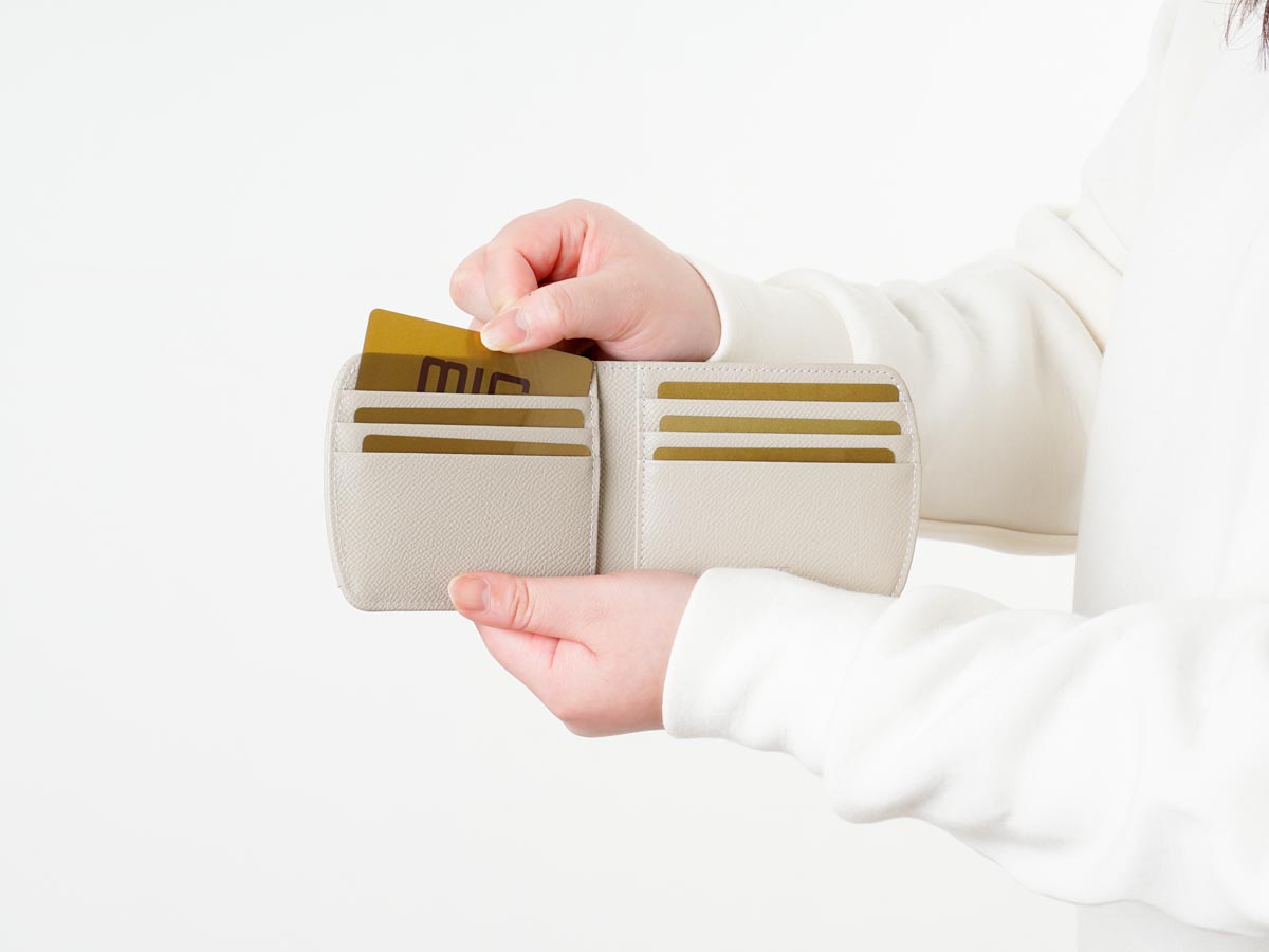 エンボス　ヒップポケット外ボックス小銭二つ折り財布_03