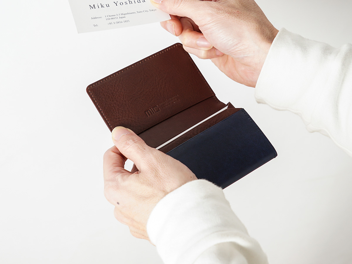 ルガトショルダー 風琴マチ 名刺入れ_02