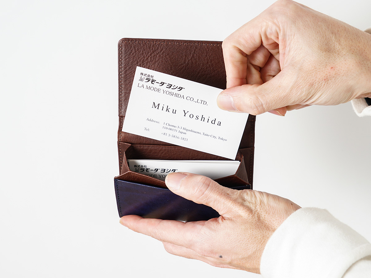 ルガトショルダー 風琴マチ 名刺入れ_03