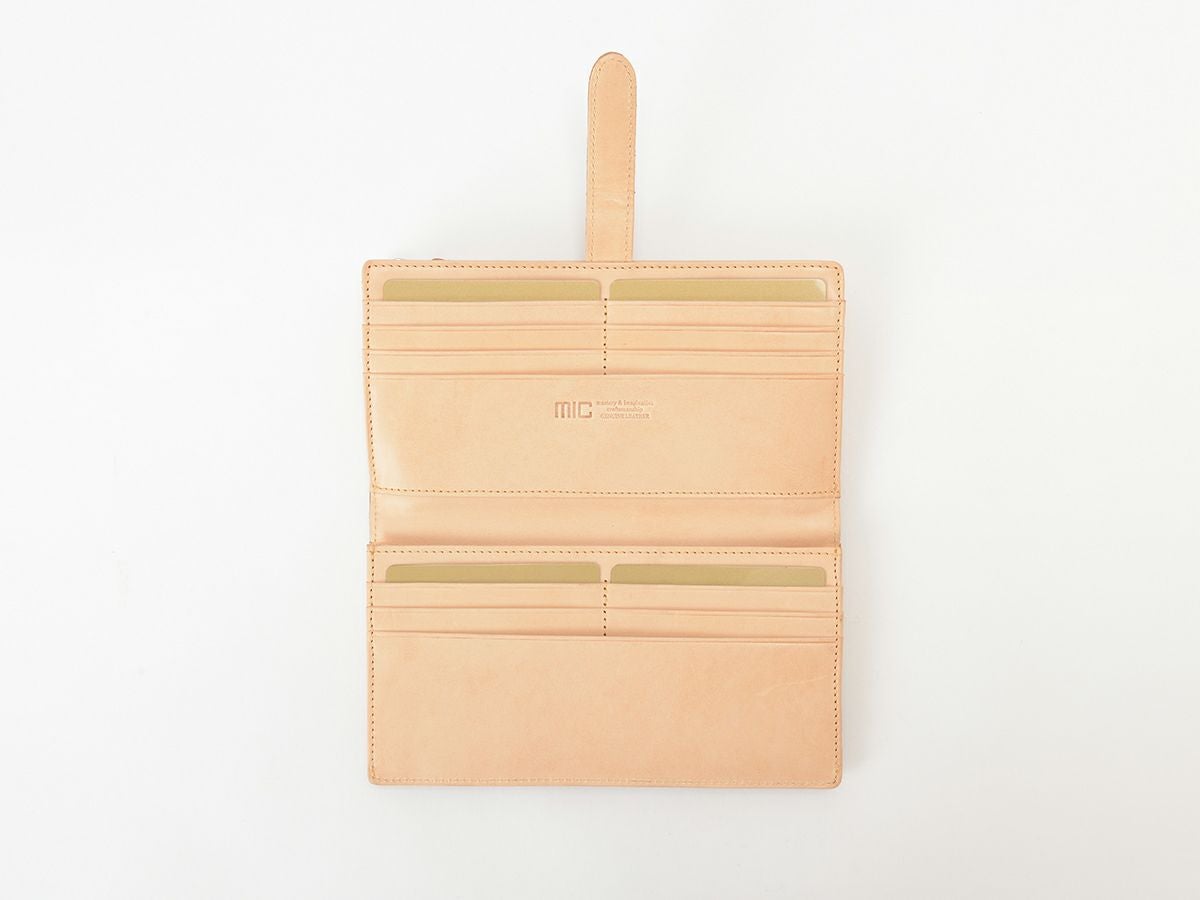 バグッダ　革ベルト付長財布