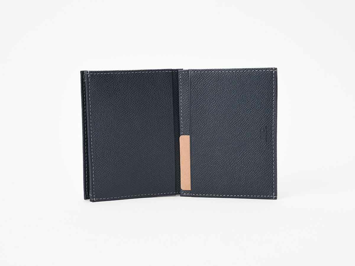 エンボス　カード収納札入れ