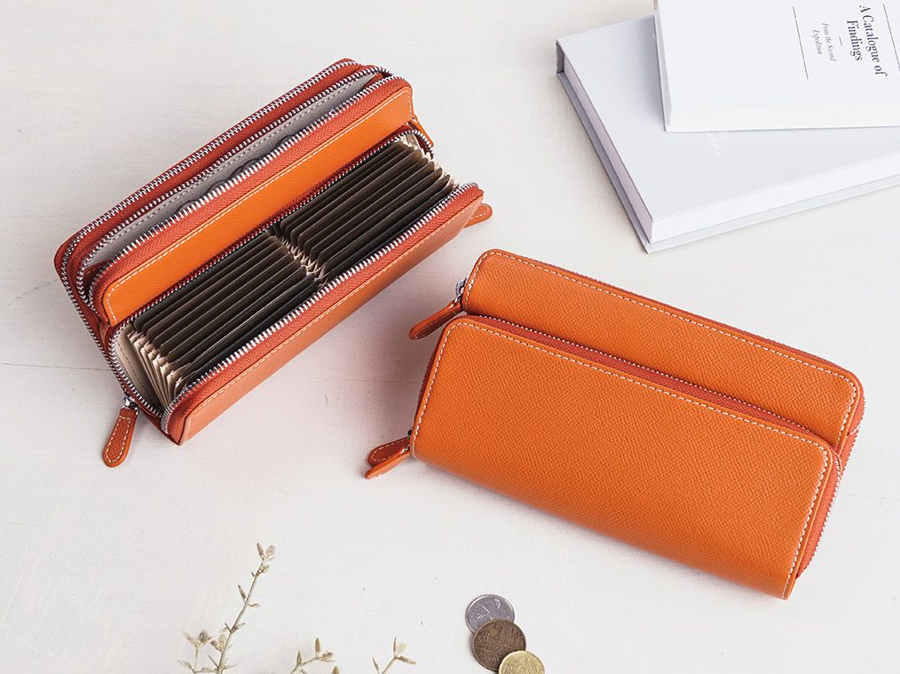 エンボス　マルチウォレット