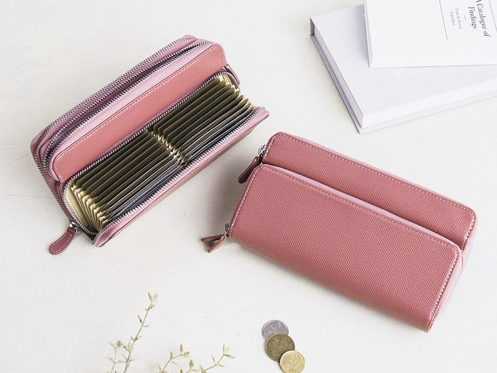 エンボス　マルチウォレット