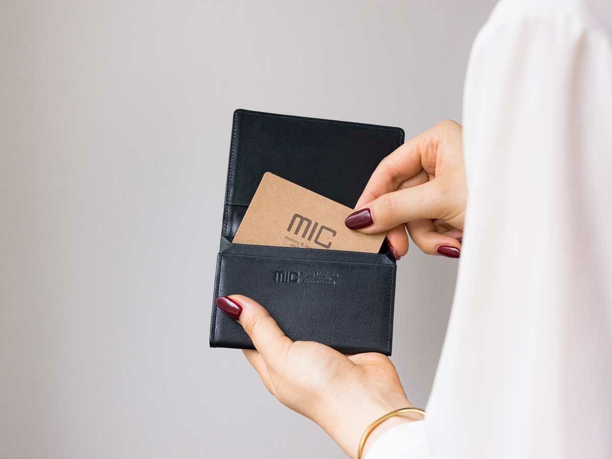 アリアナ　風琴マチ名刺入れ