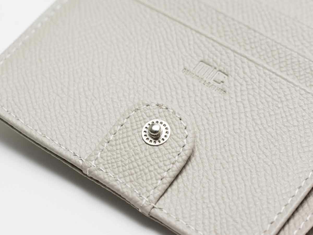  エンボス ミニマルチウォレット