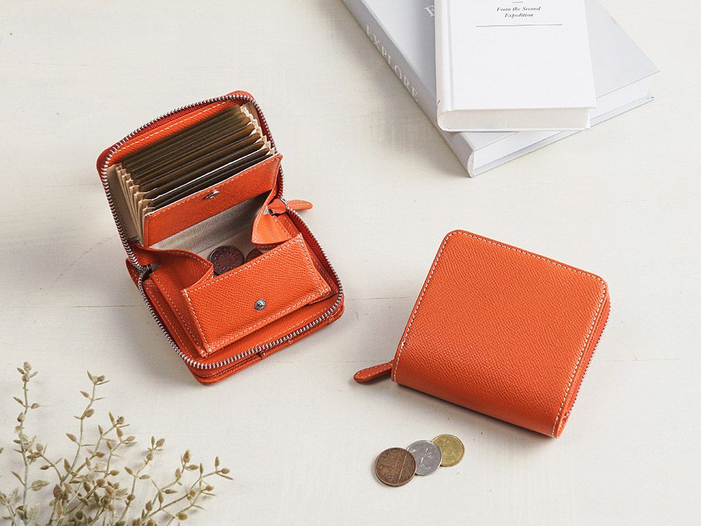  エンボス ミニマルチウォレット