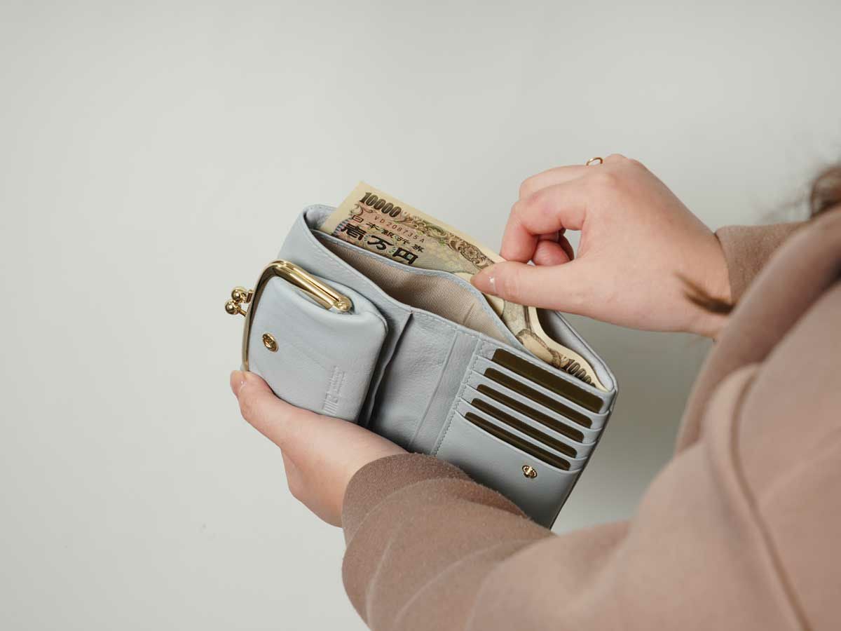 フェルモ がま口二つ折り財布