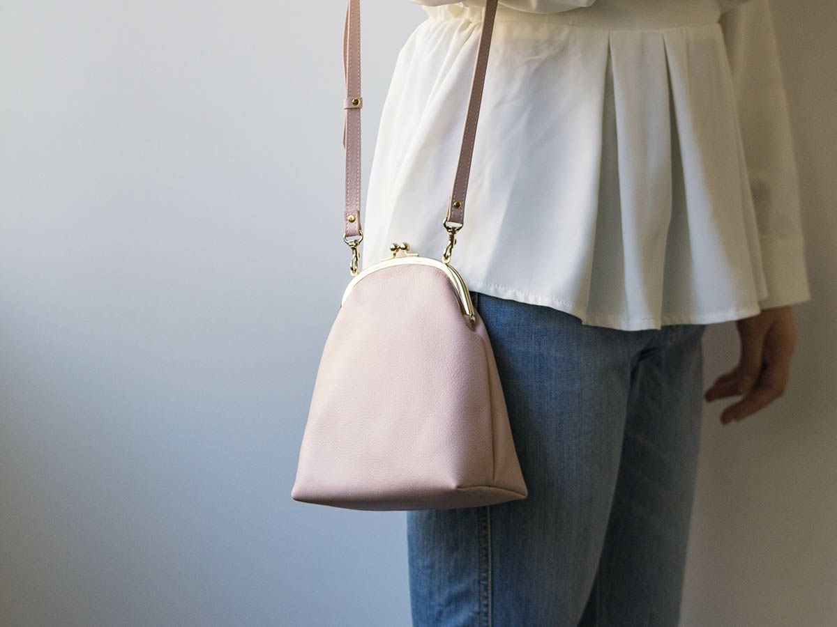 フェルモ　がま口ショルダーポーチ