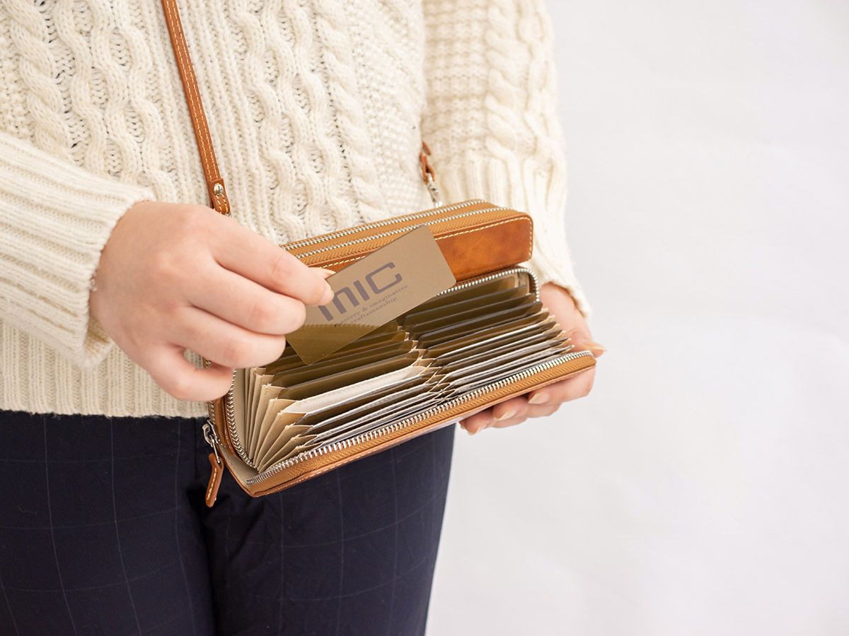 バグッダ　マルチウォレット(ショルダーストラップ付)