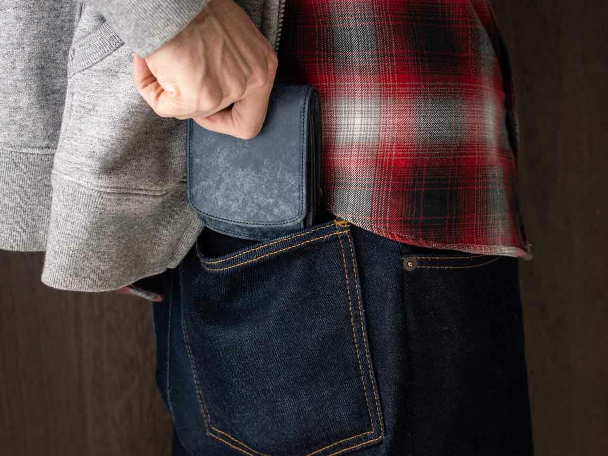 マヤ　外ボックス小銭入れ付き二つ折り財布