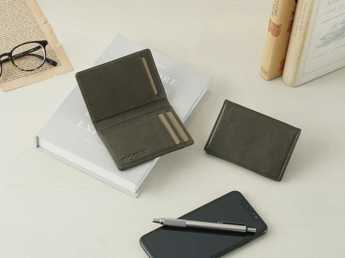 ヴァケッタルクス　二つ折りパスケース　グリーン