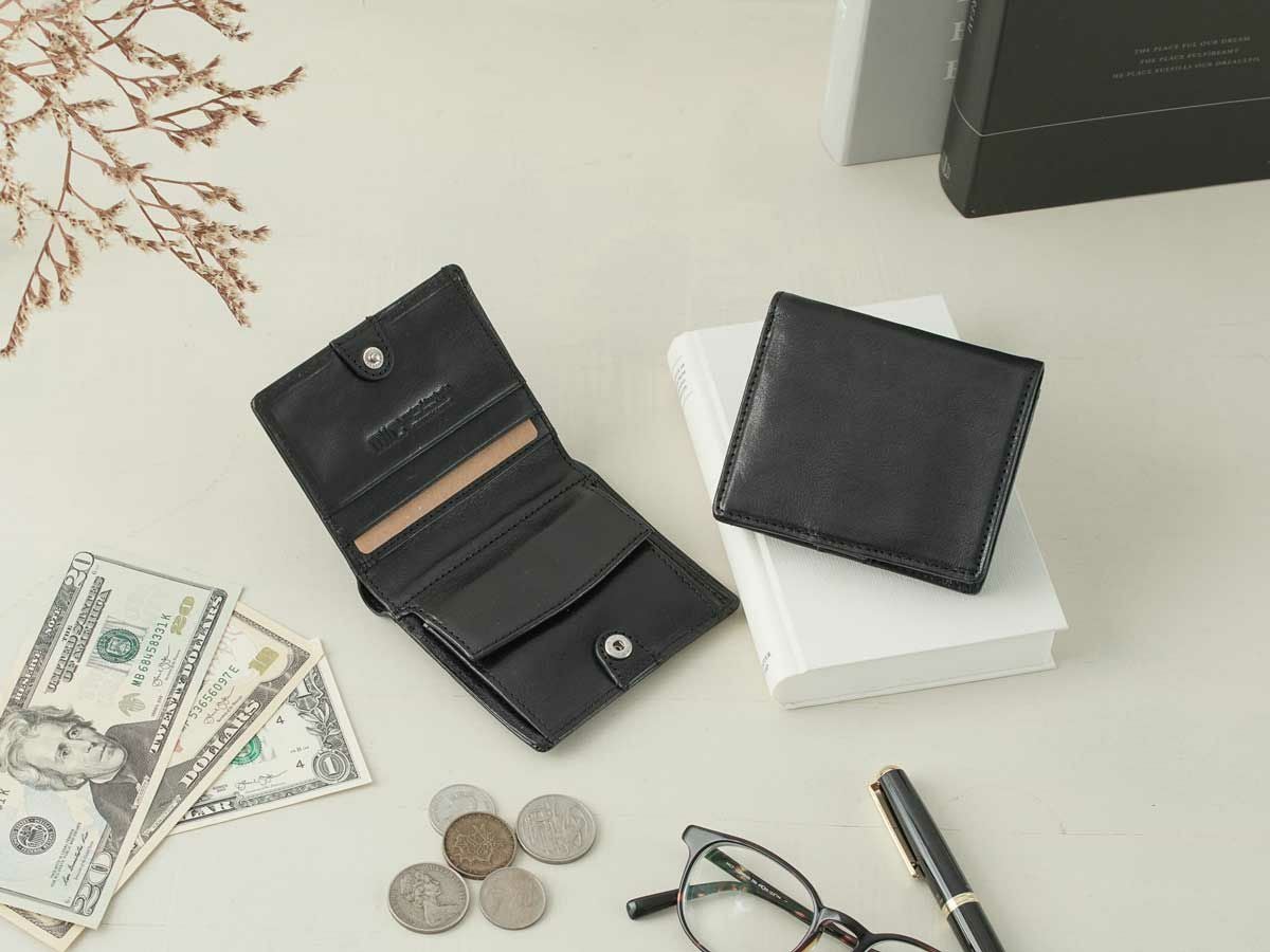 ヴァケッタルクス　二つ折りミニ財布　ブラック