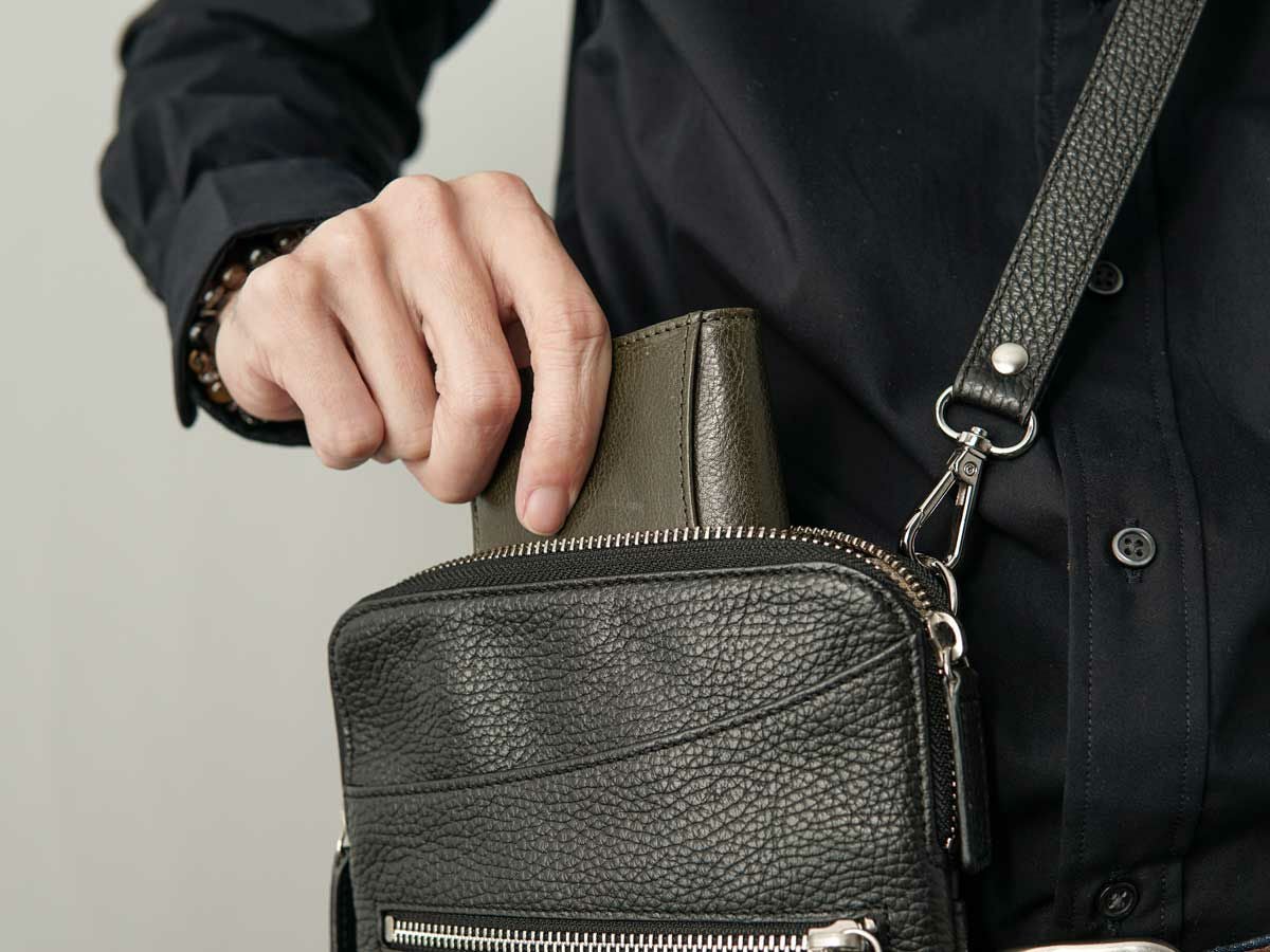 ヴァケッタルクス　二つ折りミニ財布