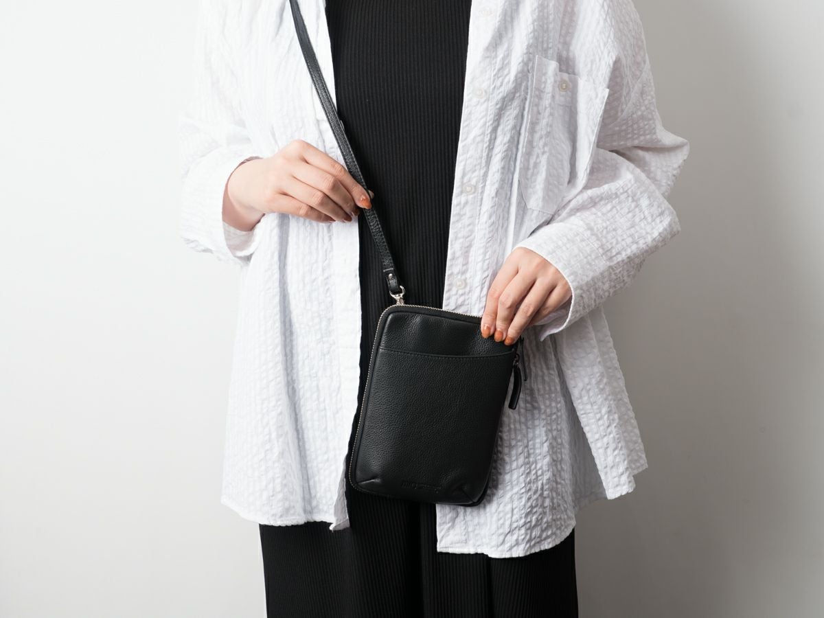  ボルセッタ　マルチスマホショルダー