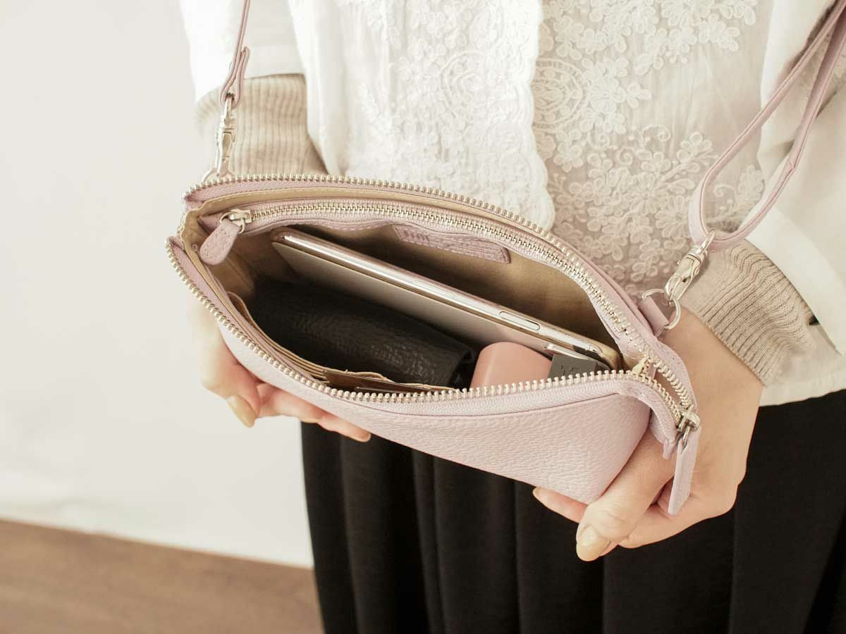 ボルセッタ　お財布ポシェット