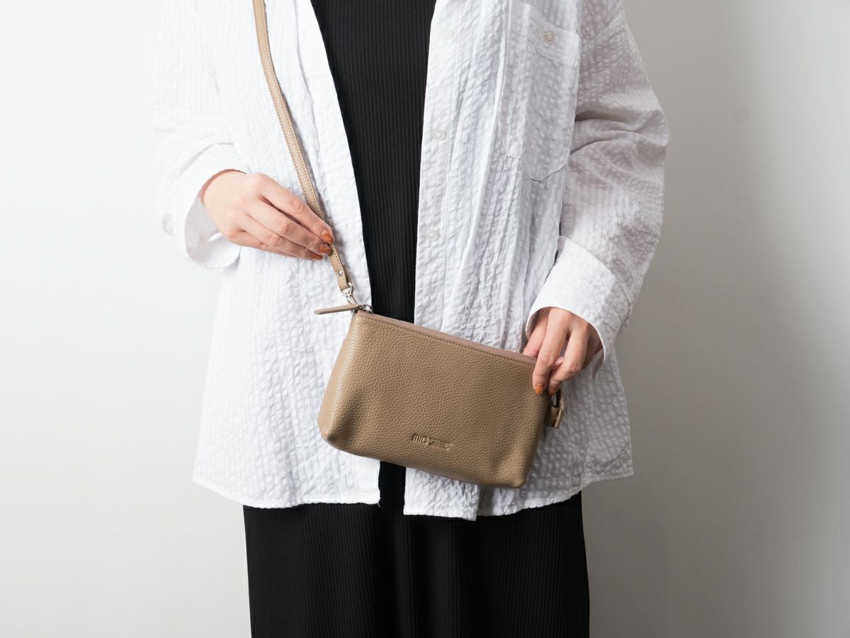 ボルセッタ　お財布ポシェット