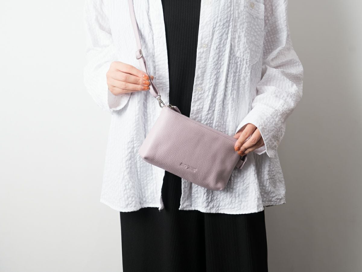 ボルセッタ　お財布ポシェット