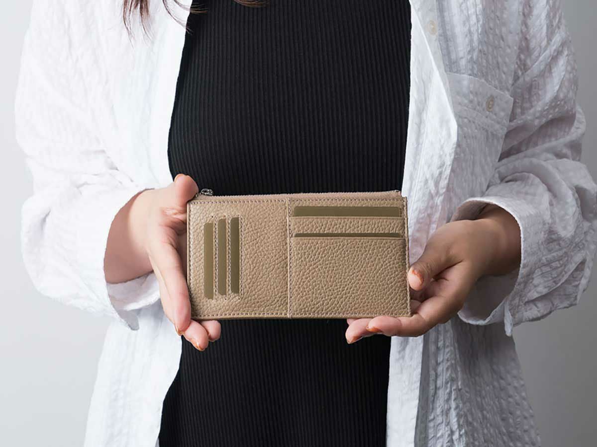 ボルセッタ　フラグメントケース　ベージュ