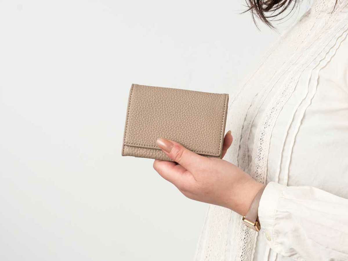 ラフィネ　マルチカードケース