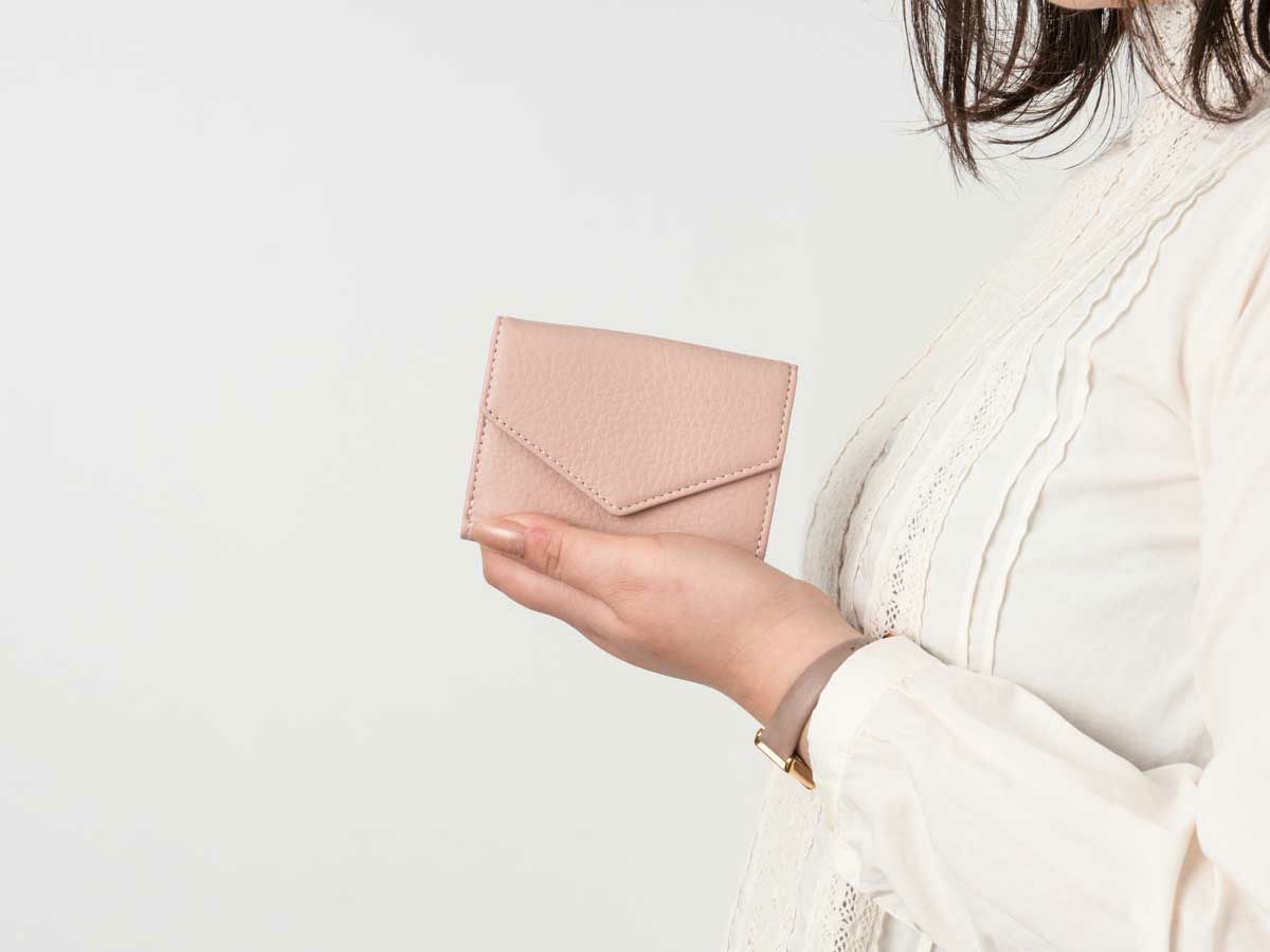 ラフィネ　三つ折りミニ財布