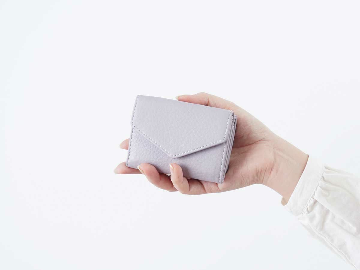 ラフィネ　三つ折りミニ財布